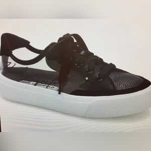 KARL LAGERFELD PARIS WOMEN'S BLACK RYLEY LACE-UP SNEAKERS – SZ 8 ½ US